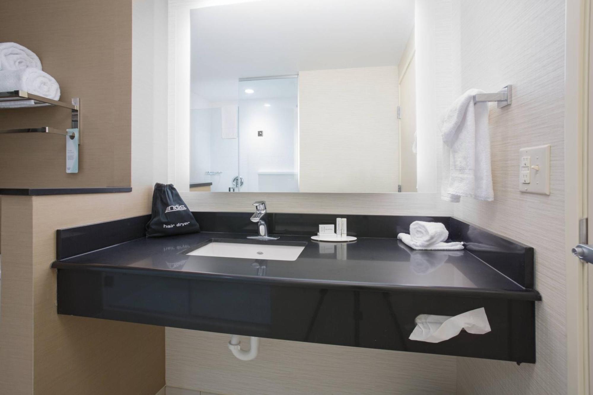 Fairfield Inn & Suites By Marriott Μπέρλινγκτον Εξωτερικό φωτογραφία